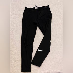 black tight nike leggings